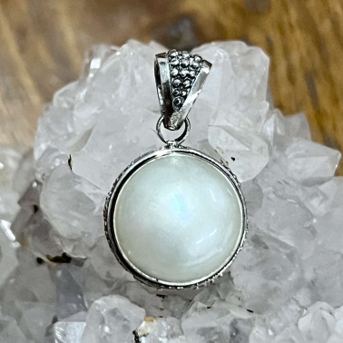 PD 15357 WPL-(HANDMADE 925 BALI SILVER DOT PENDANT WITH WHITE MABE PEARL)